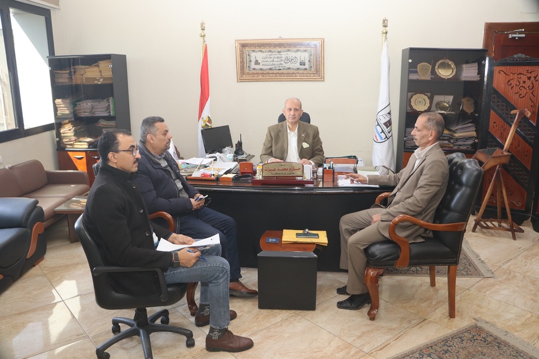 السكرتير العام يترأس اجتماع مركز تدريب الحاسب
